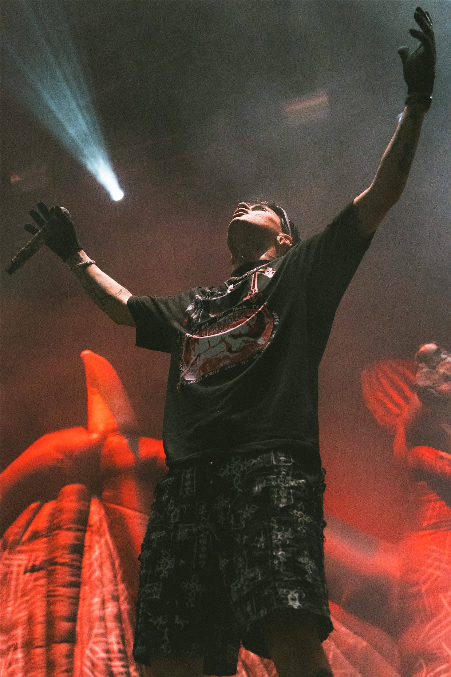 Cro actuando en directo en Boombastic Gijón 2024 - fotografía de Noland Live