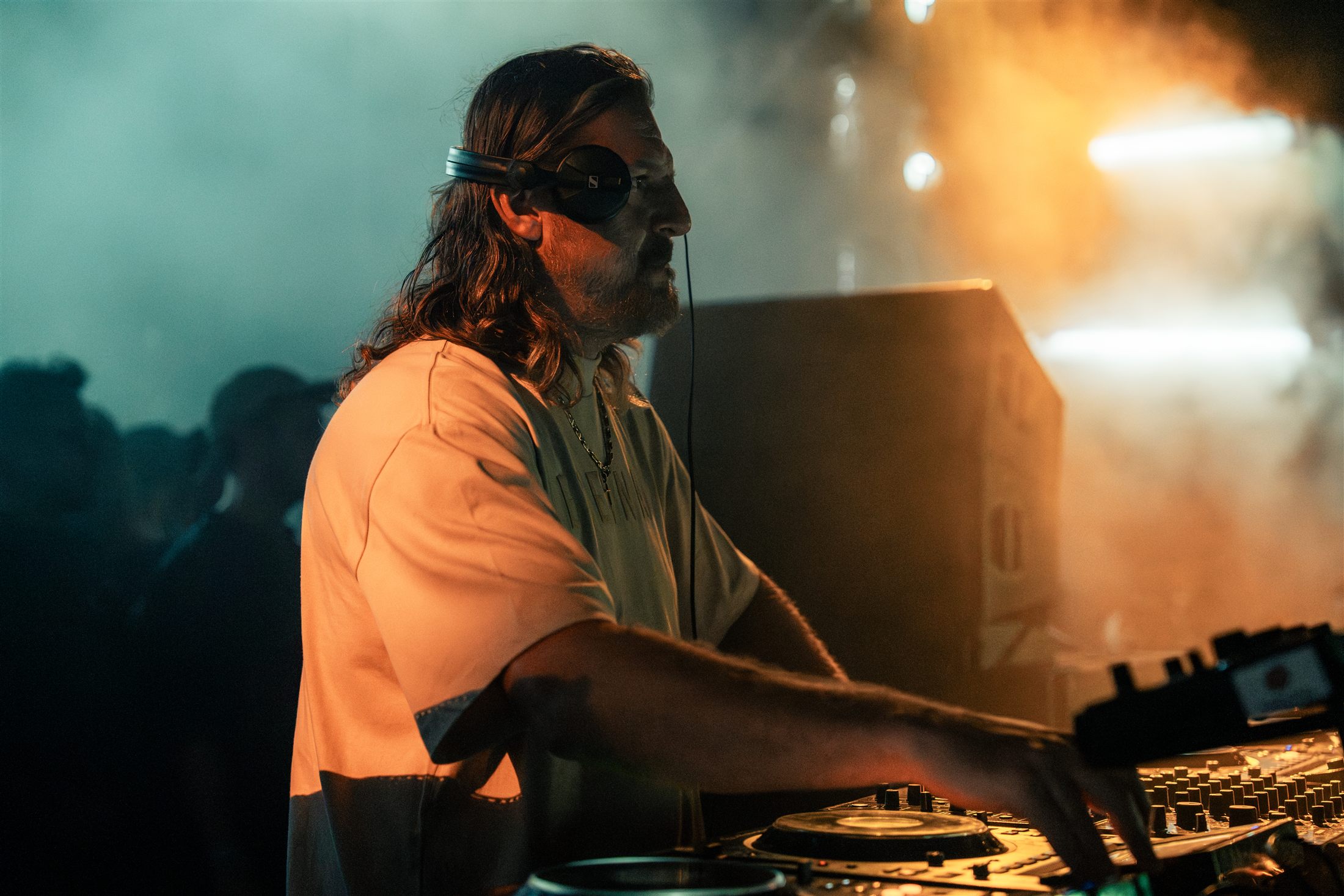 Solomun a los platos en Sonorama Ribera - fotografía de Noland Live